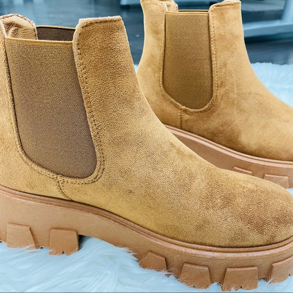 Tan lug sole boot - Picture 6 of 6